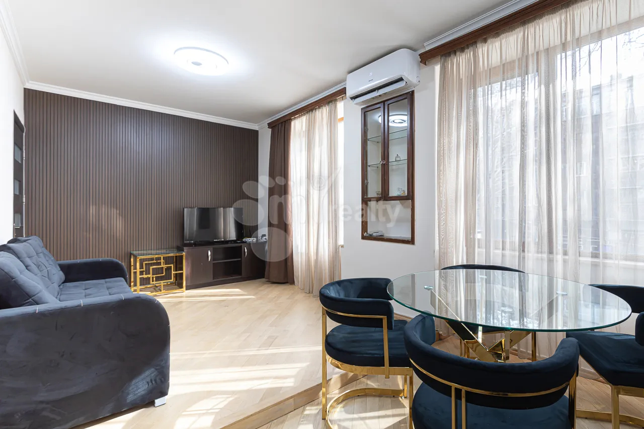 2 bedroom apartment for rent rue d'Abovyan, Center Yerevan, 159339