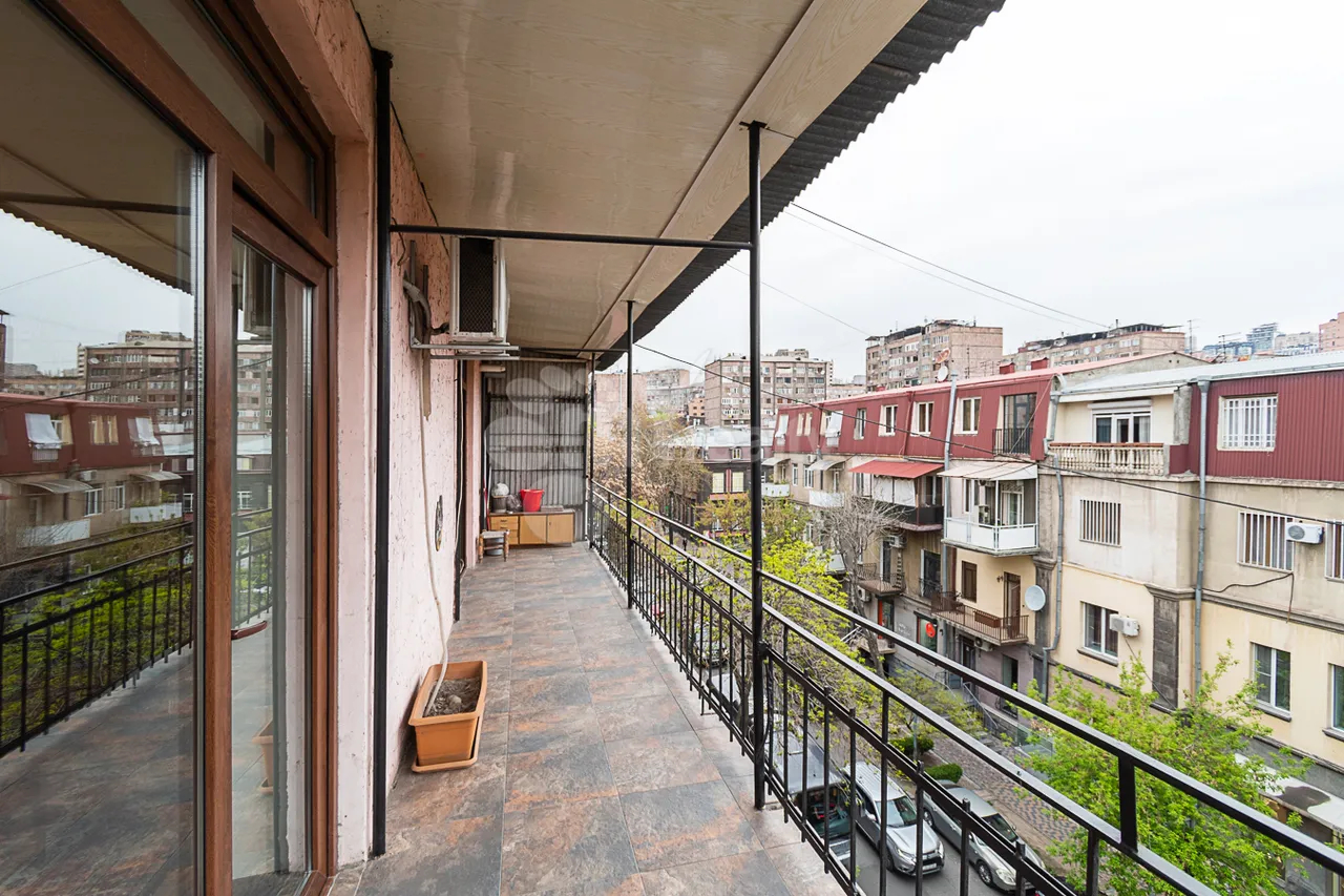2 սենյականոց բնակարան  Պուշկինի փող, Կենտրոն Երևան, 160239