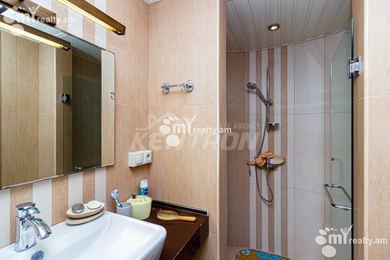 6 սենյականոց բնակարան  Ծարավ Աղբյուրի փող., Ավան Երևան, 152021