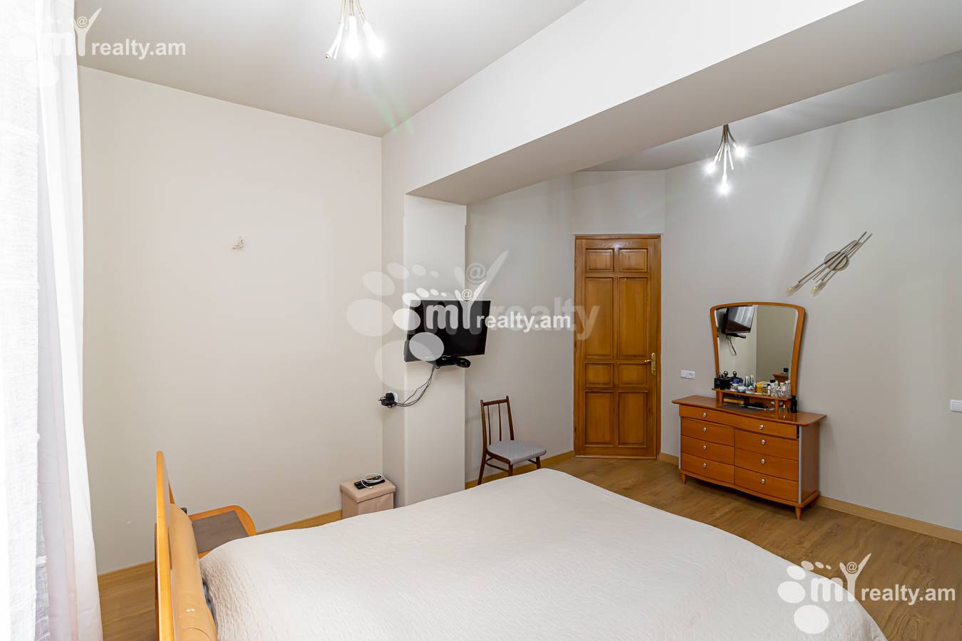 4 սենյականոց բնակարան  Բուզանդի փող, Կենտրոն Երևան, 149088