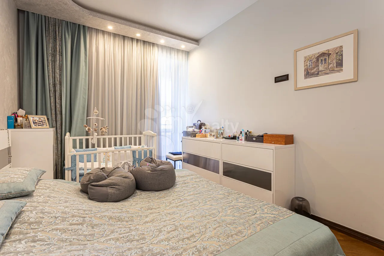 3 bedroom apartment for sale rue d'Amiryan, Center Yerevan, 160794