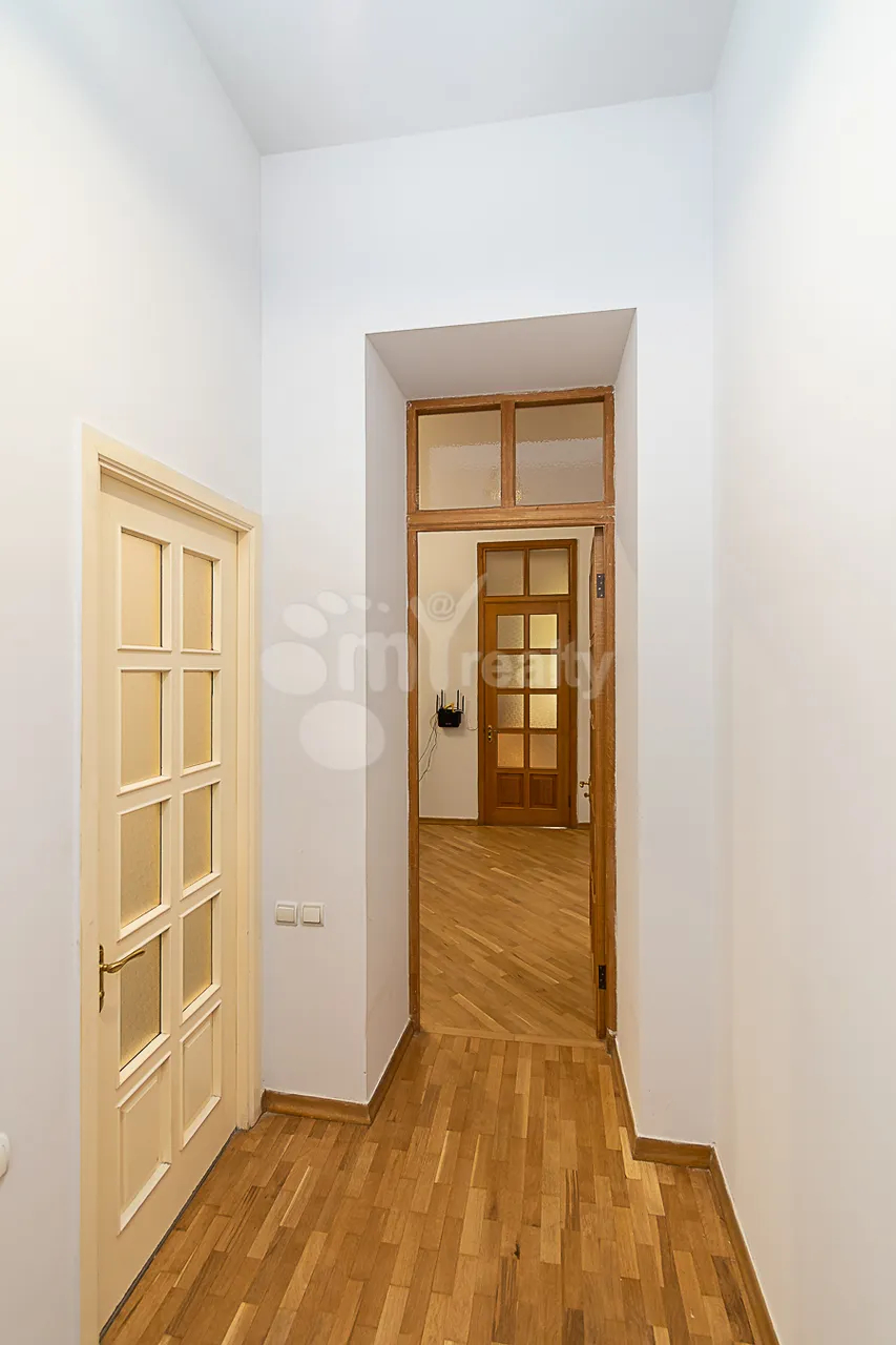 3 bedroom apartment for rent Moskovyan St, Center Yerevan, 161727