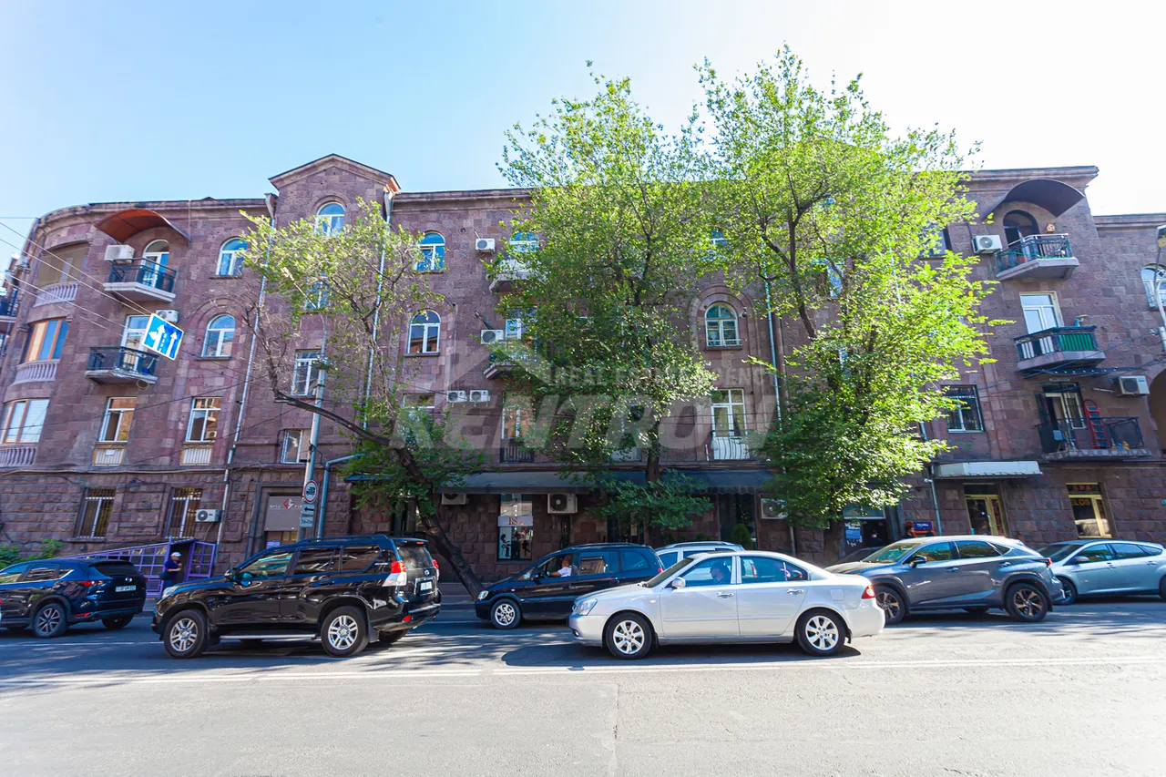 2 սենյականոց բնակարան  Պարոնյան փող, Կենտրոն Երևան, 159514