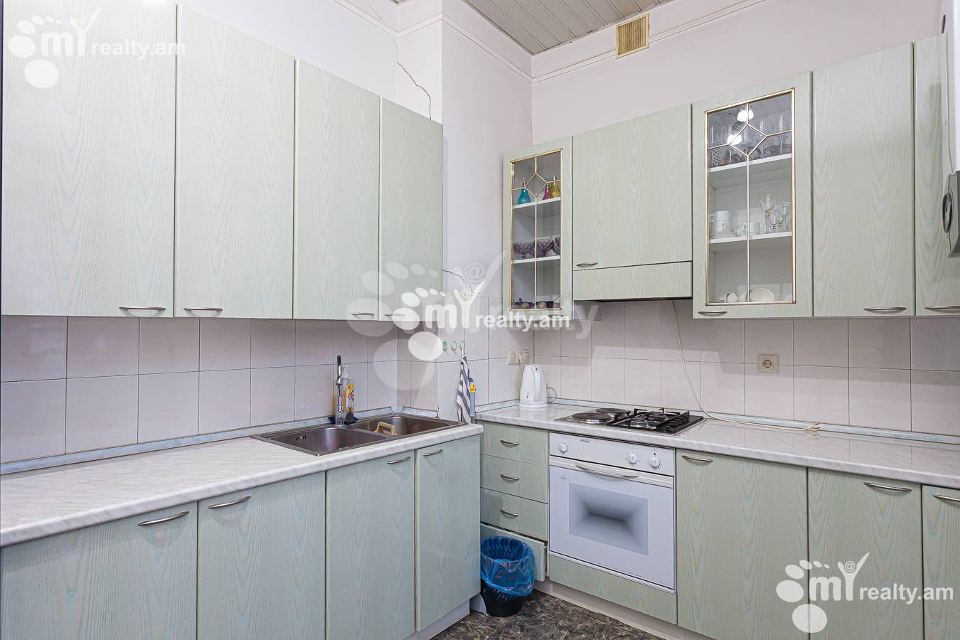 3 սենյականոց բնակարան  Մաշտոցի պող, Կենտրոն Երևան, 145510