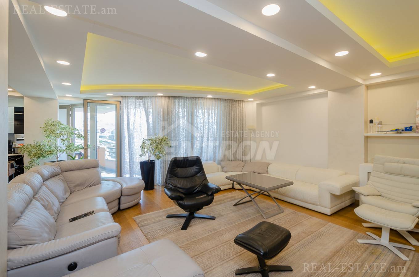 5 սենյականոց բնակարան  Լեոի փող, Կենտրոն Երևան, 138867