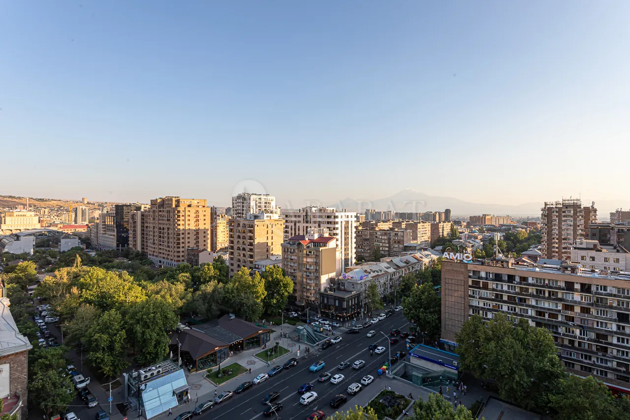 4 սենյականոց բնակարան վարձով Արամի փող, Կենտրոն Երևան, 159128