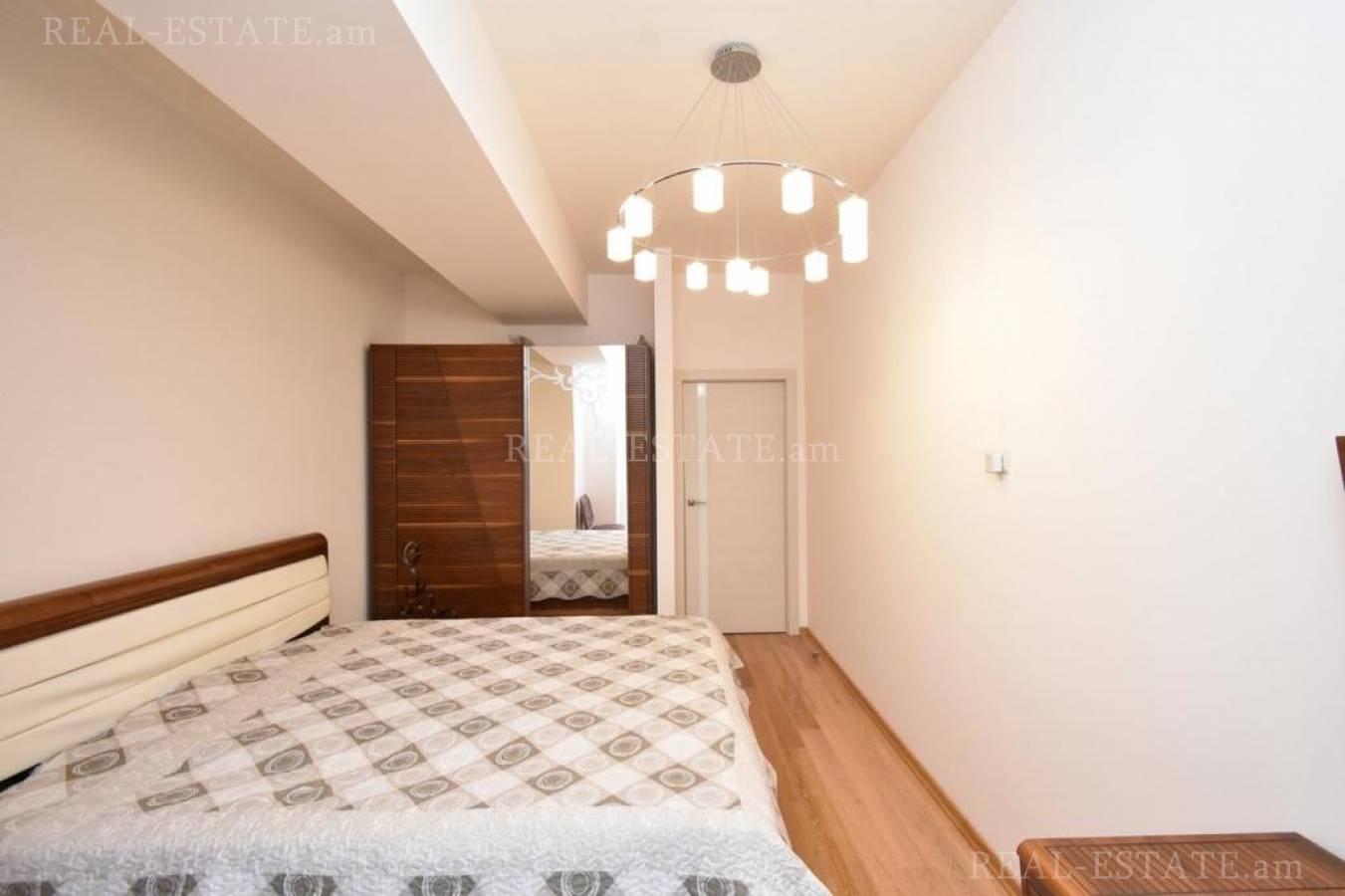 4 bedroom apartment for rent Leo St, Center Yerevan, 128238