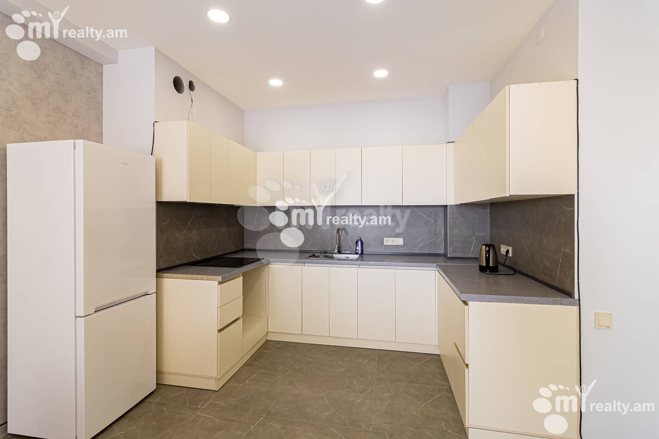 Снять 2 комнатную квартиру Аргишти ул, Центр Ереван, 154256