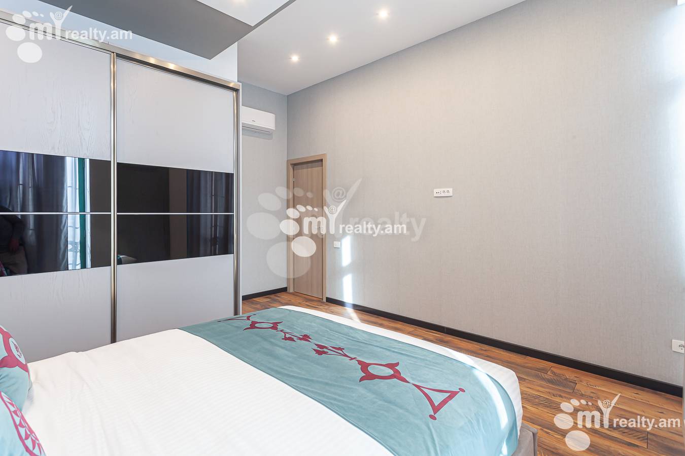 3 bedroom apartment for rent خیابان سایات نووآ, مرکز شهر ایروان, 148259