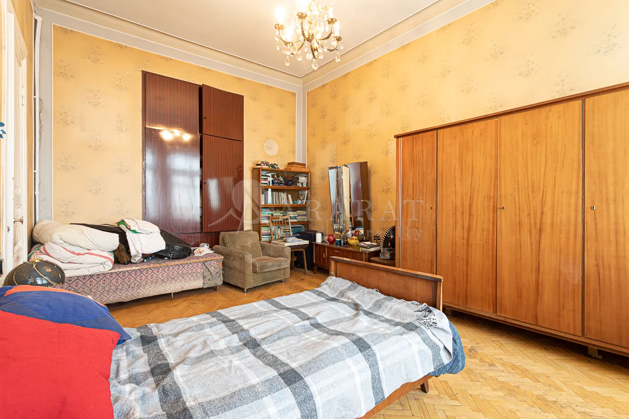 4 bedroom apartment for sale Isahakyan St, Center Yerevan, 158232