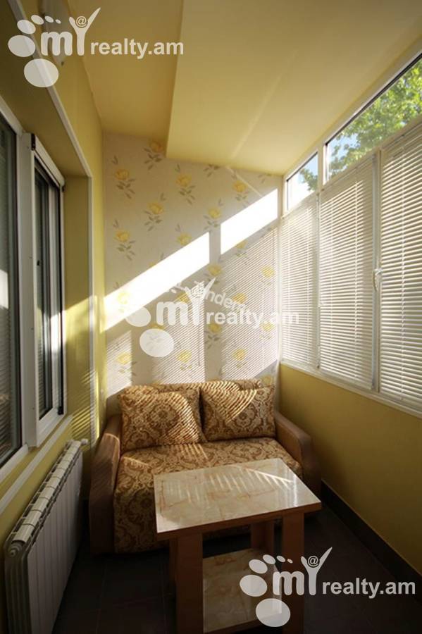 3 սենյականոց բնակարան  Սայաթ-Նովայի պող, Կենտրոն Երևան, 158592