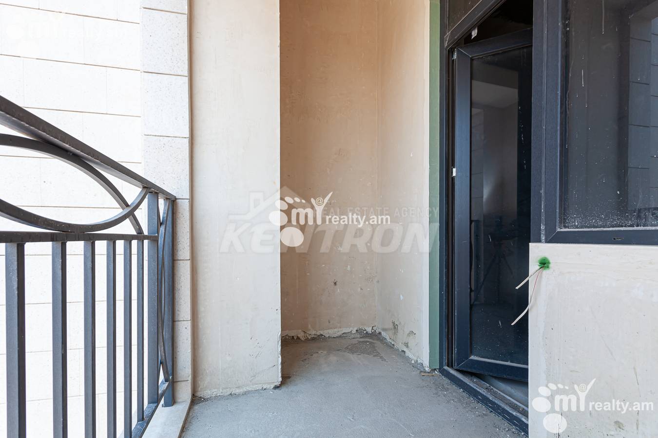 4 սենյականոց բնակարան  Գրիբոեդովի փող, Արաբկիր Երևան, 156039