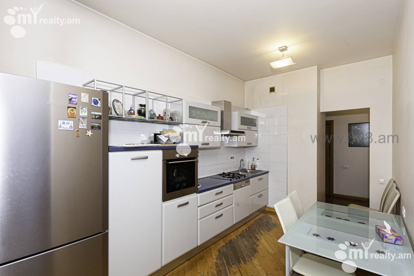 4 սենյականոց բնակարան  Պուշկինի փող, Կենտրոն Երևան, 126960