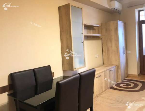 1-senyakanoc-bnakaran-vacharq-Yerevan-Center