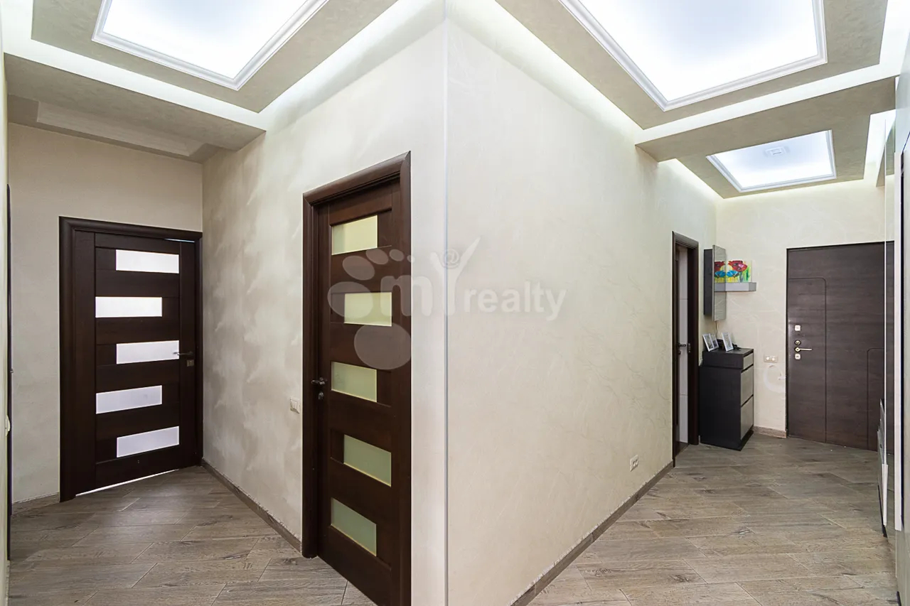 Купить 4 комнатную квартиру Адонц ул, Арабкир Ереван, 159530