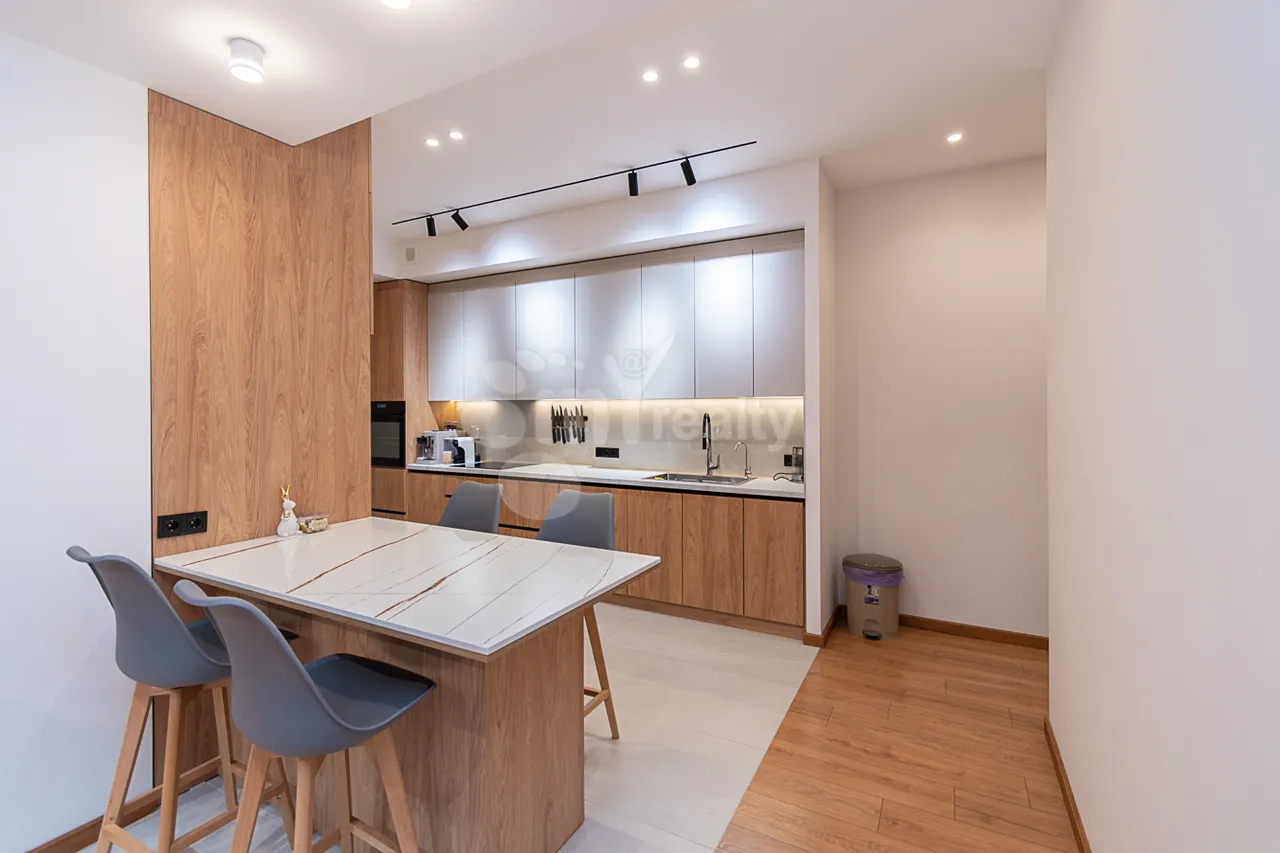 4 bedroom apartment for sale Ghapantsian St, Arabkir Yerevan, 160276