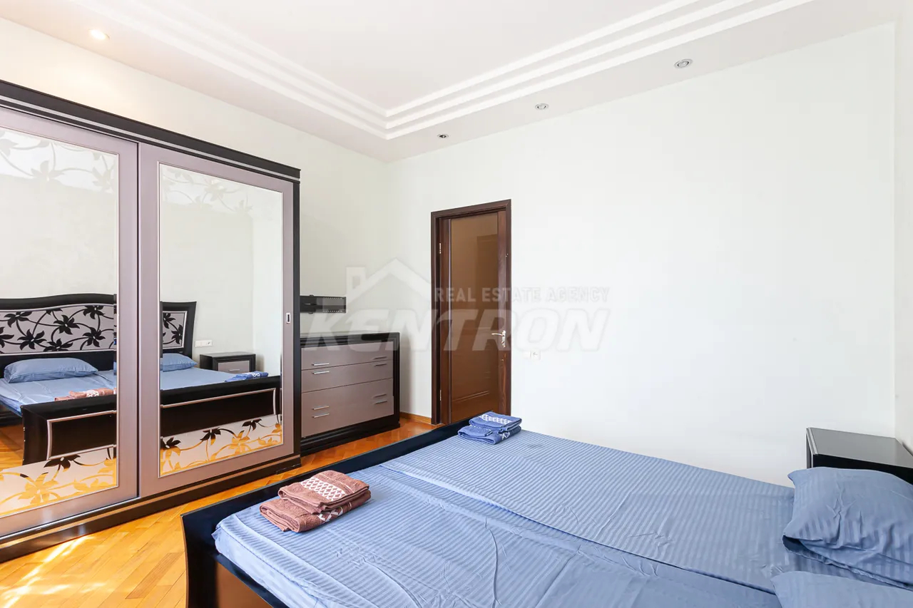 3 սենյականոց բնակարան  Ամիրյան փող, Կենտրոն Երևան, 158287