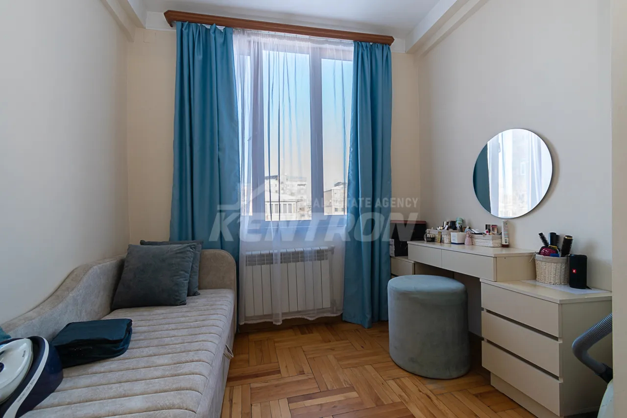 3 bedroom apartment for sale Hr.Kochar St, Arabkir Yerevan, 159108