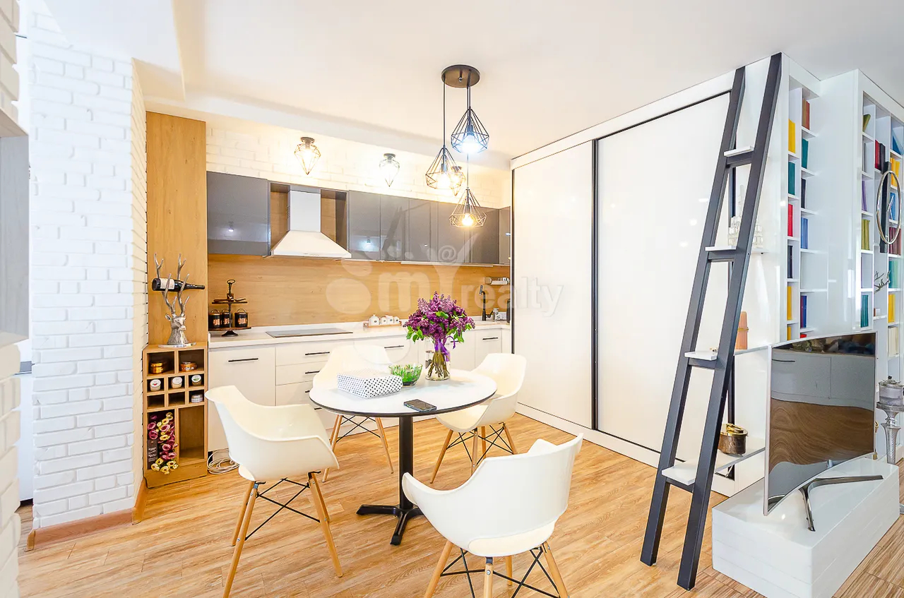 Снять 2 комнатную квартиру Бузанд ул, Центр Ереван, 158906