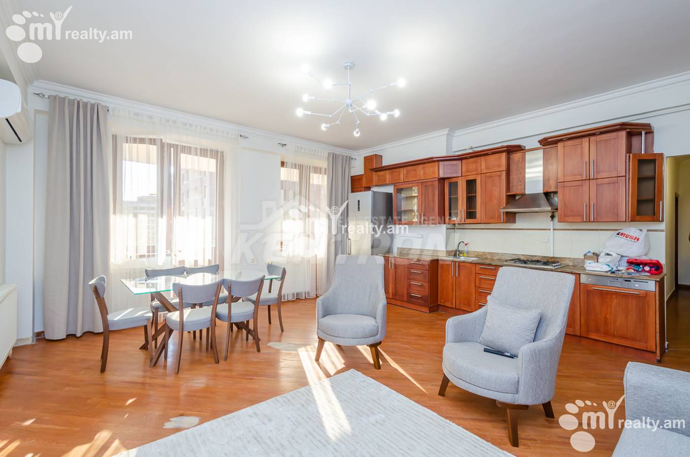 4 bedroom apartment for rent Yekmalyan St, Center Yerevan, 153463