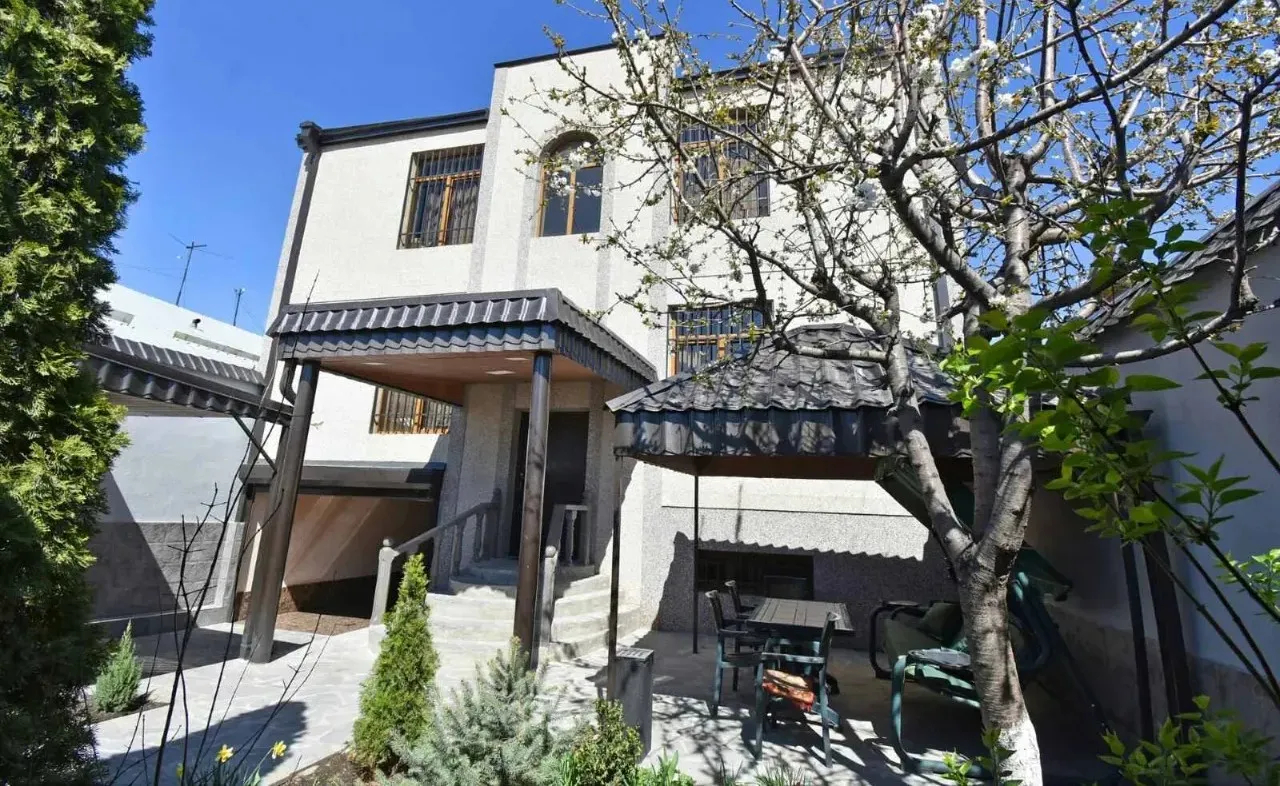 Купить дом улица Андраника Иосифяна, Давташен Ереван, 158476