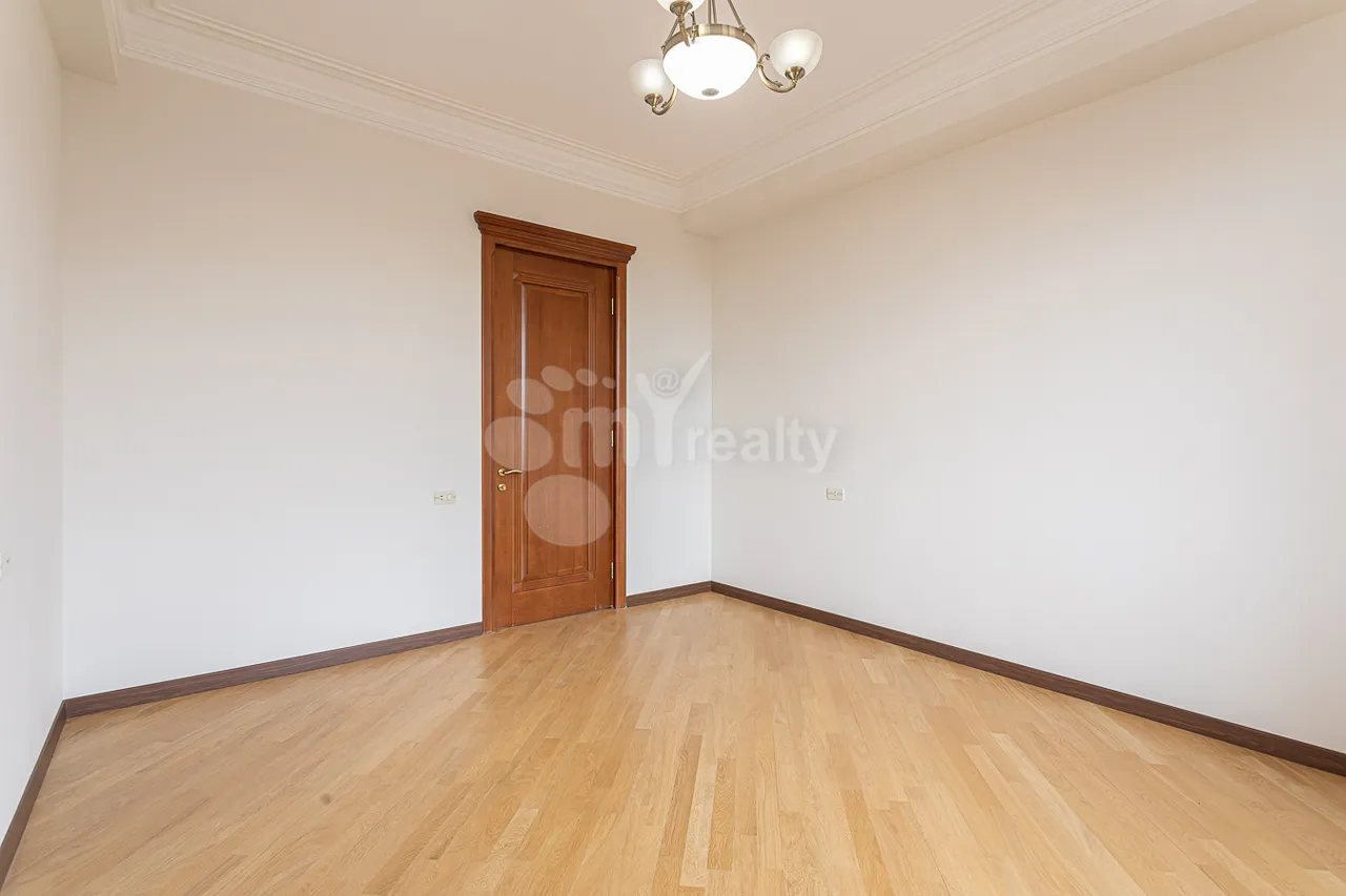 4 bedroom apartment for sale Vardanants St, Center Yerevan, 157558