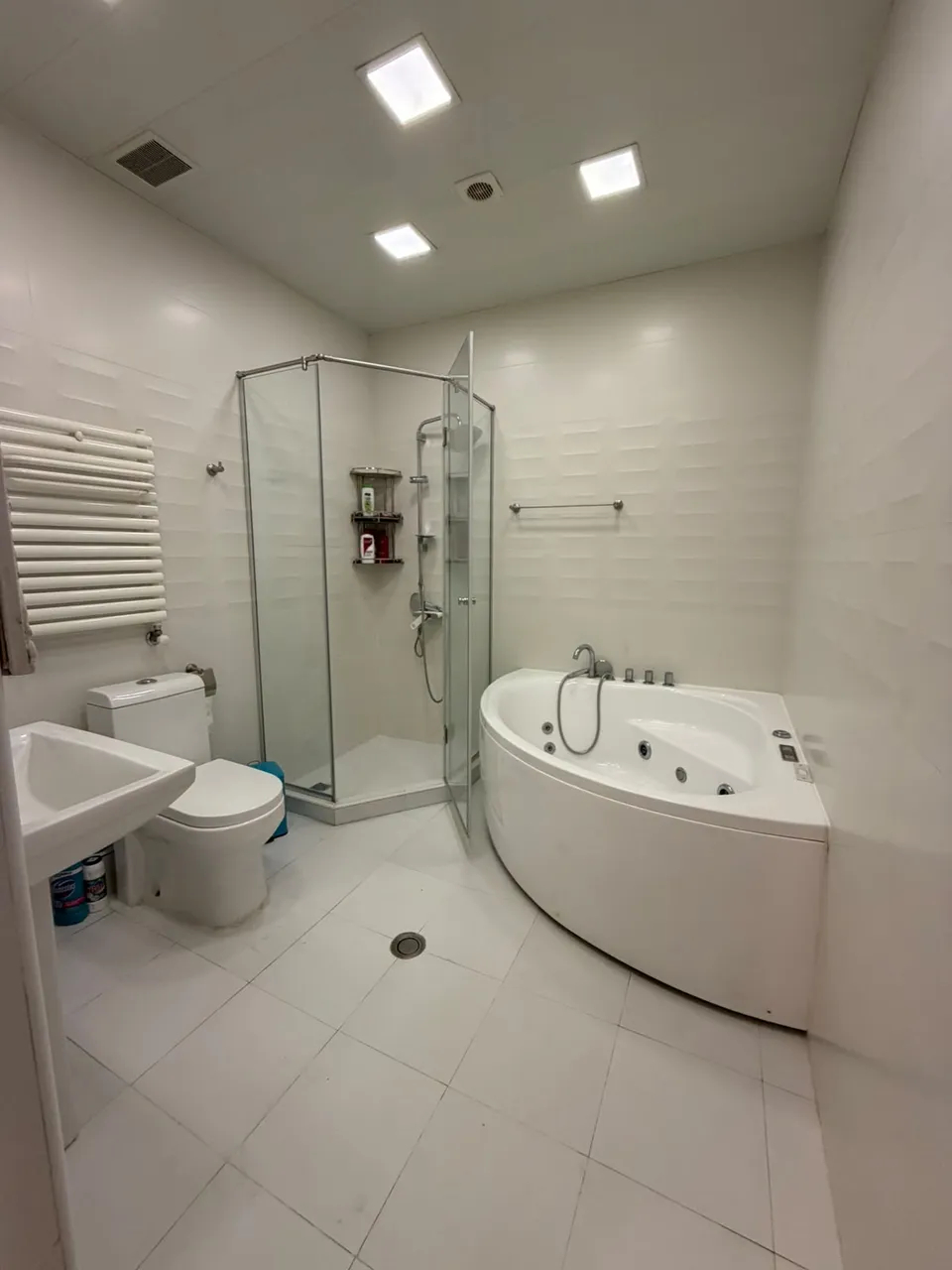 4 bedroom apartment for sale خیابان هانراپتوتیان, مرکز شهر ایروان, 160915