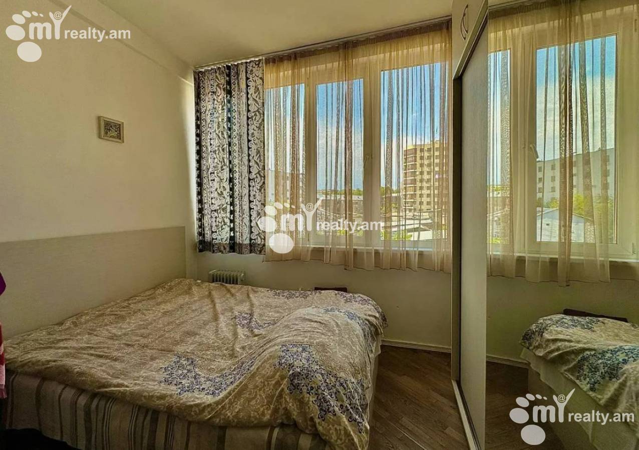 3 սենյականոց բնակարան  Քրիստաֆորի փող, Կենտրոն Երևան, 143507