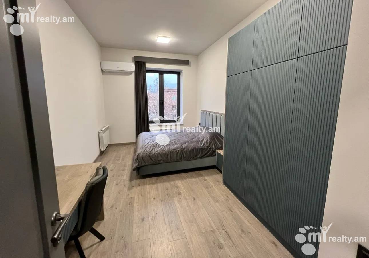 4 bedroom apartment for rent خیابان ماشتوتس, مرکز شهر ایروان, 156286