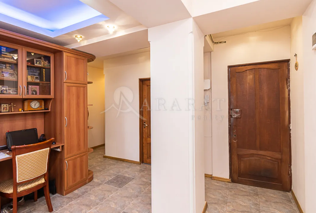 3 bedroom apartment for sale Davtashen 4 district, Davtachène Yerevan, 160362