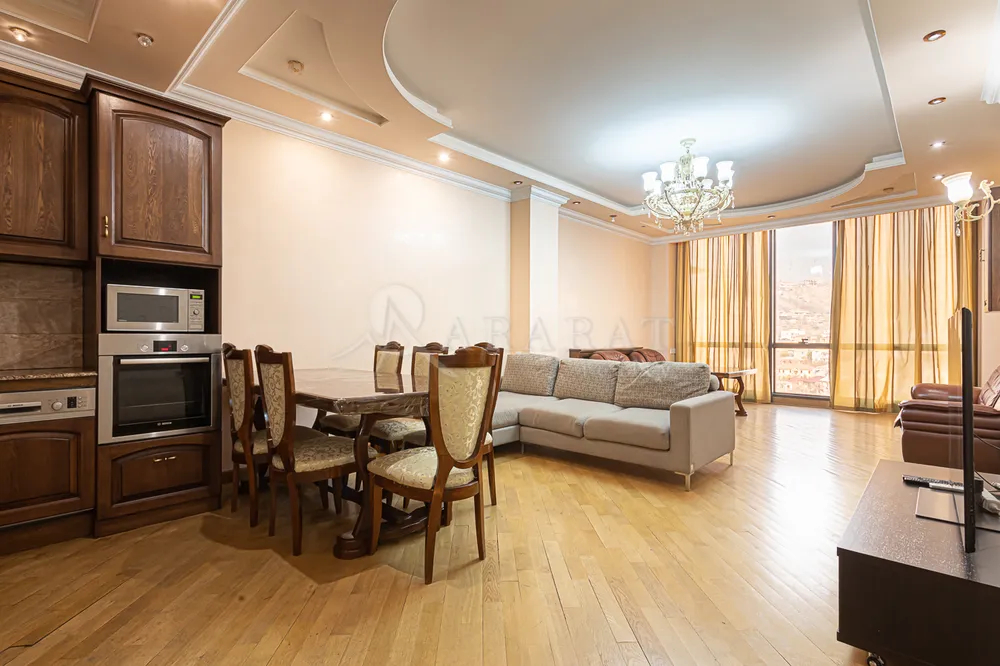 varcov-bnakaran-norakaruycum/3-senyakanoc/Sayat-Nova+Ave/Center/Yerevan