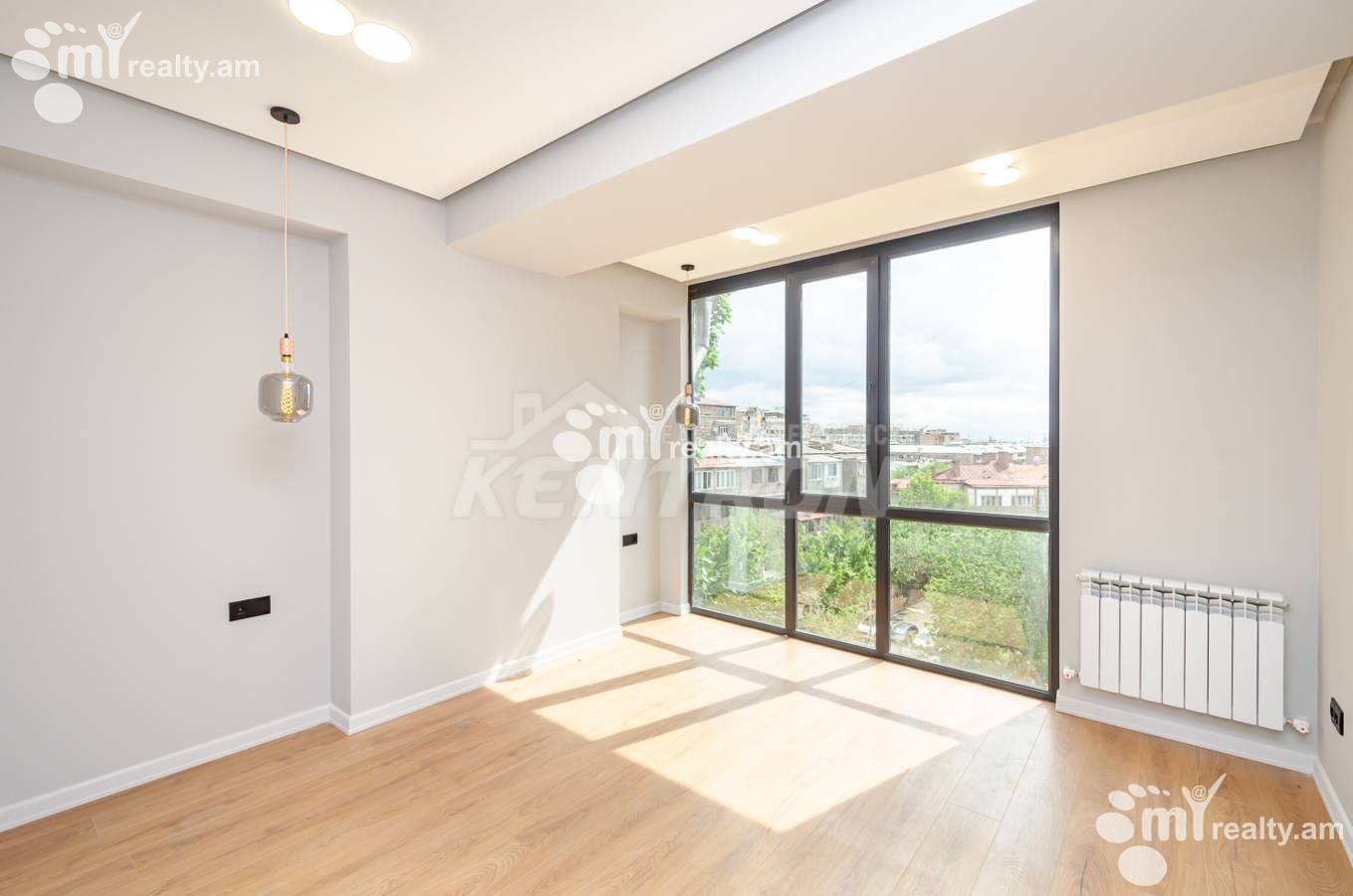 3 սենյականոց բնակարան  Սայաթ-Նովայի պող, Կենտրոն Երևան, 148909