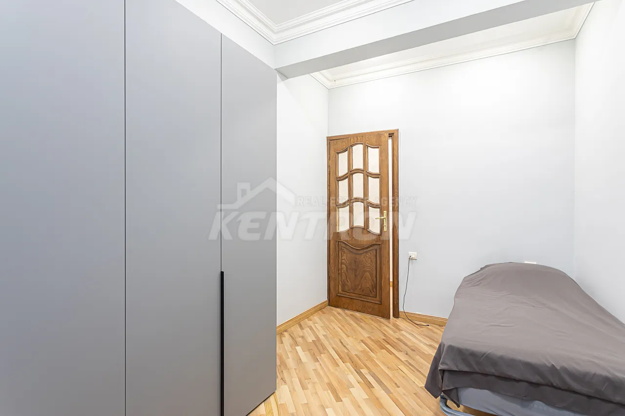 3 bedroom apartment for sale Mashtots Ave, Center Yerevan, 157493