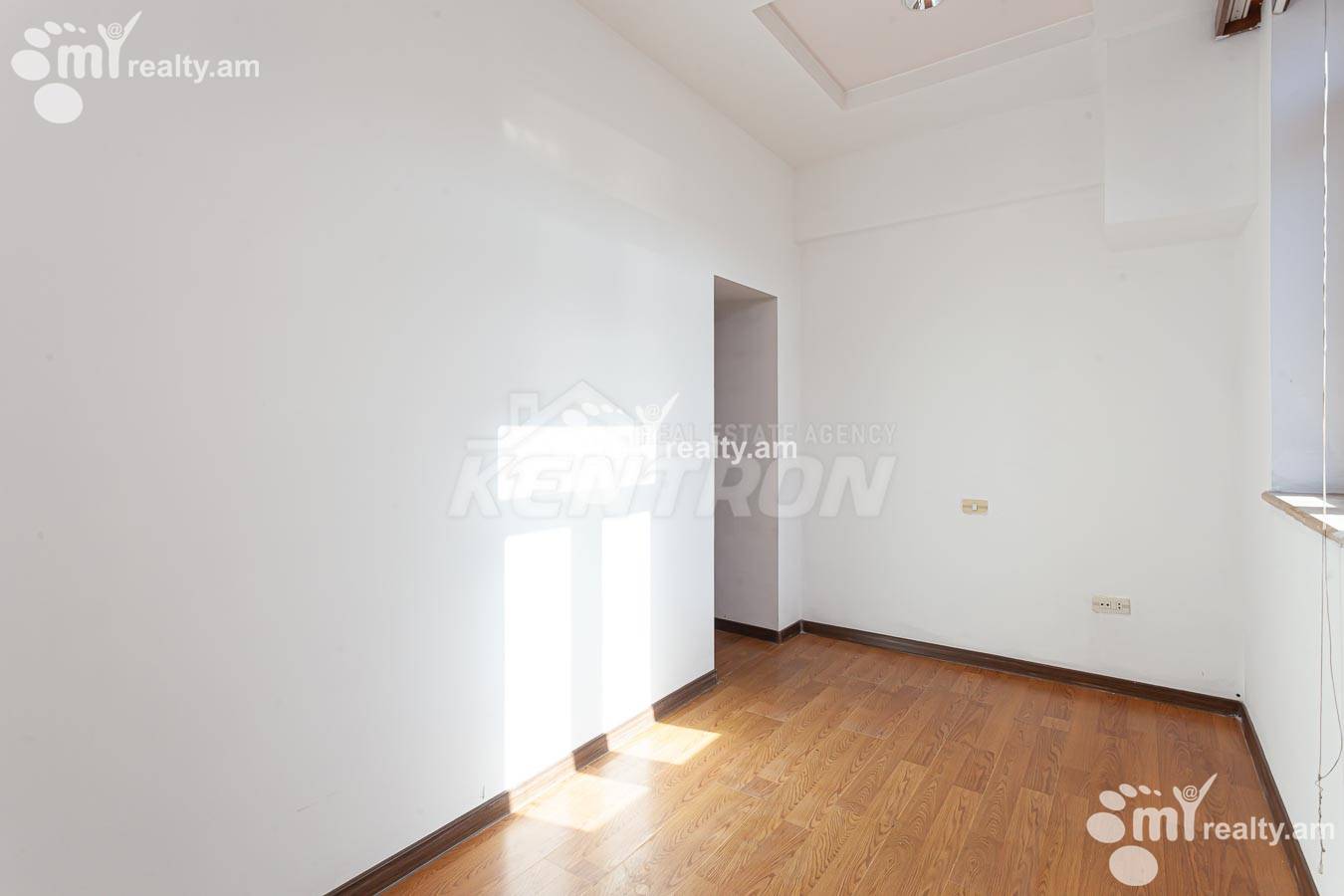 3 սենյականոց բնակարան  Աբովյան փող, Կենտրոն Երևան, 155178