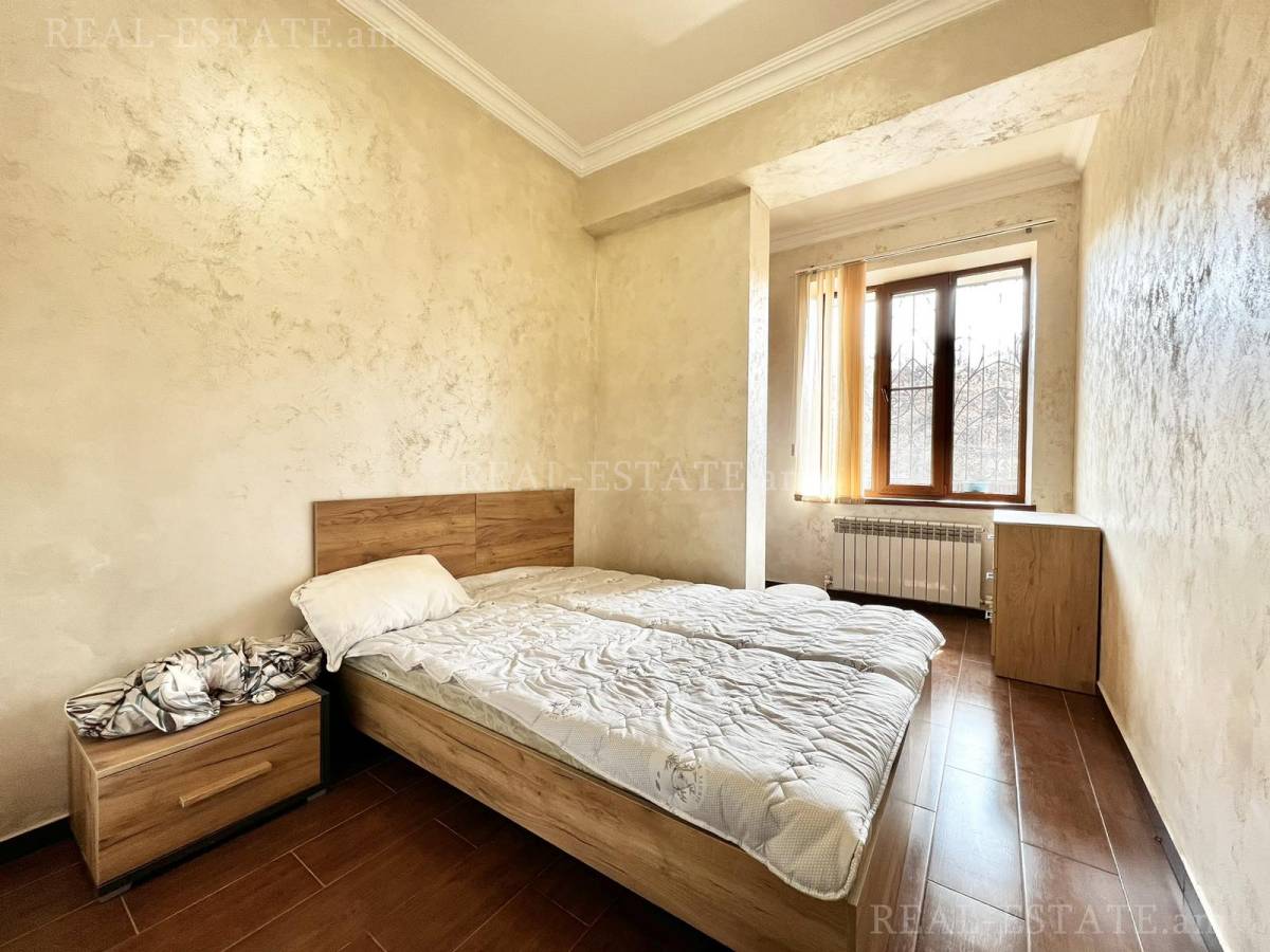 Купить 3 комнатную квартиру Лер. Камсар ул, Центр Ереван, 129972