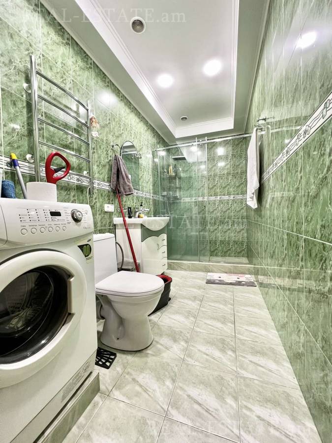 Купить 3 комнатную квартиру Лер. Камсар ул, Центр Ереван, 129972