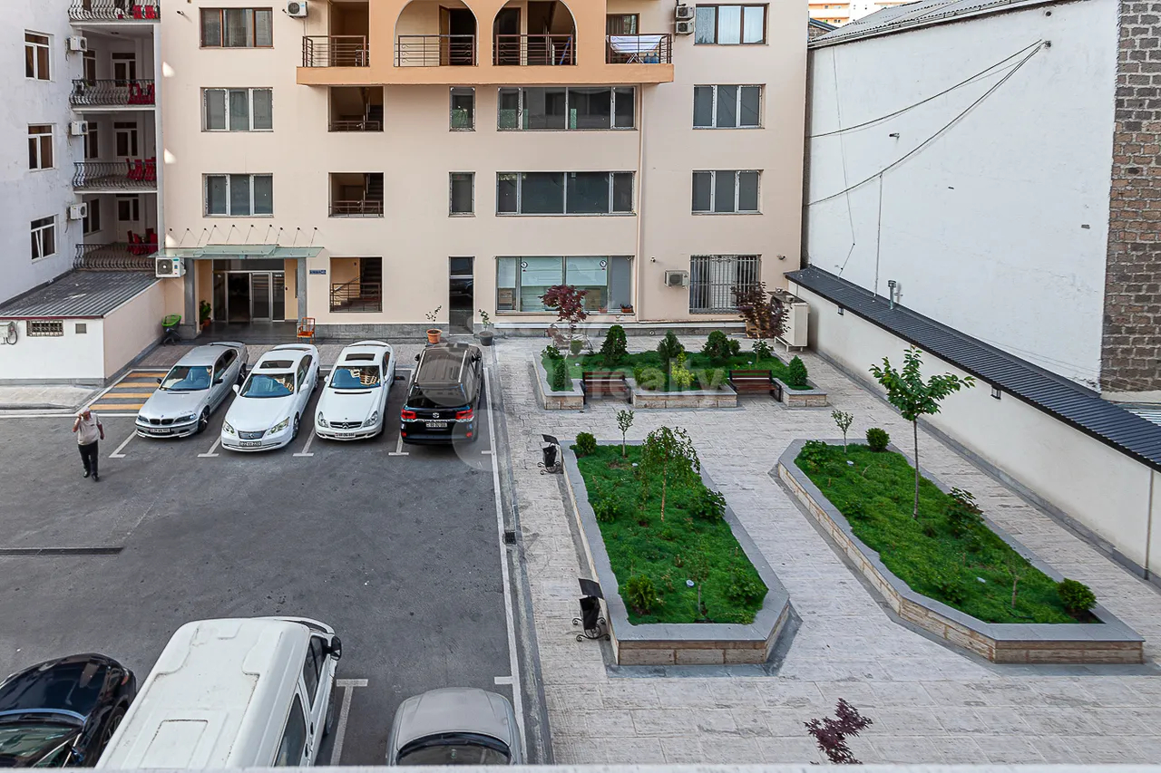 4 սենյականոց բնակարան վարձով Բուզանդի փող, Կենտրոն Երևան, 158869