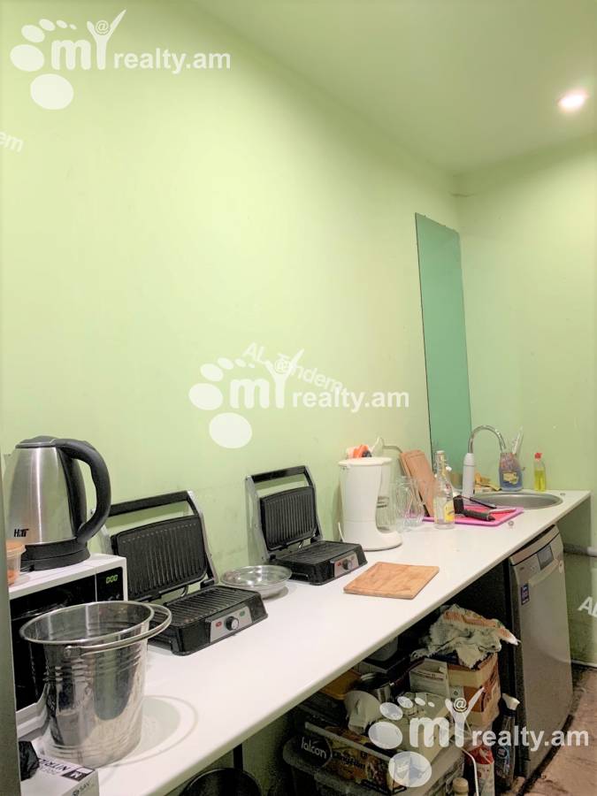 Commercial for sale خیابان موسکوویان, مرکز شهر ایروان, 136030