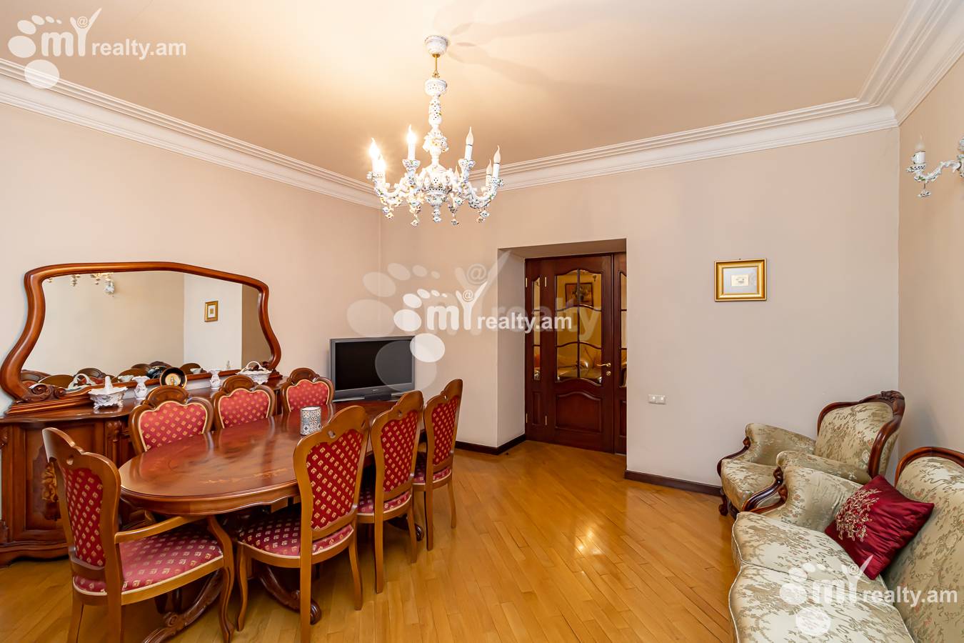 Купить 3 комнатную квартиру Паронян ул, Центр Ереван, 151535