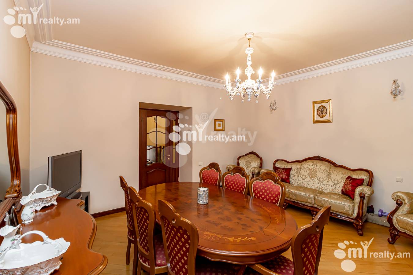Купить 3 комнатную квартиру Паронян ул, Центр Ереван, 151535