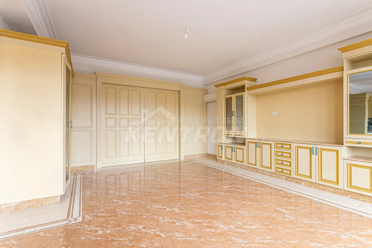 3 bedroom apartment for sale Vardanants St, Center Yerevan, 157553