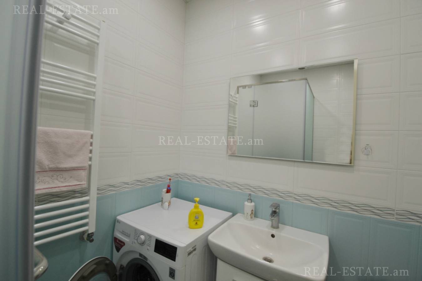 Купить 3 комнатную квартиру Орбели Ехбайрнери ул, Арабкир Ереван, 117321