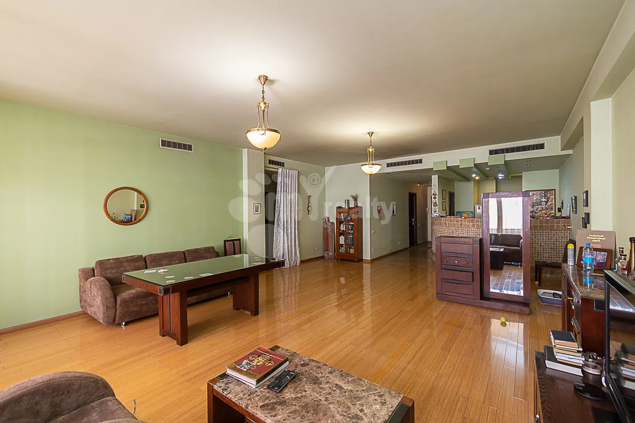 4 bedroom apartment for sale Northern(Hyusisayin)  Ave, Center Yerevan, 161341