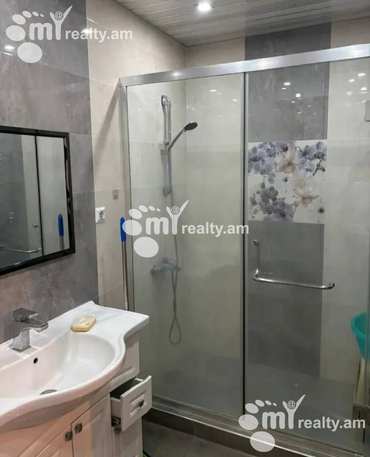 Снять 3 комнатную квартиру Шинарарнер ул, Ачапняк Ереван, 160064