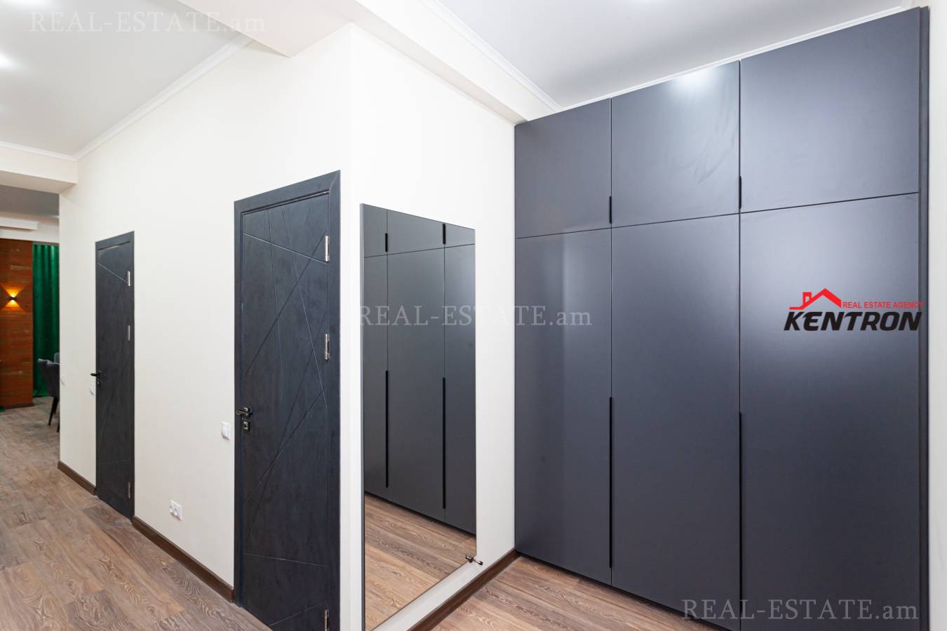 3 սենյականոց բնակարան  Գ. Հովսեփյան փող, Նորք-Մարաշ Երևան, 131969