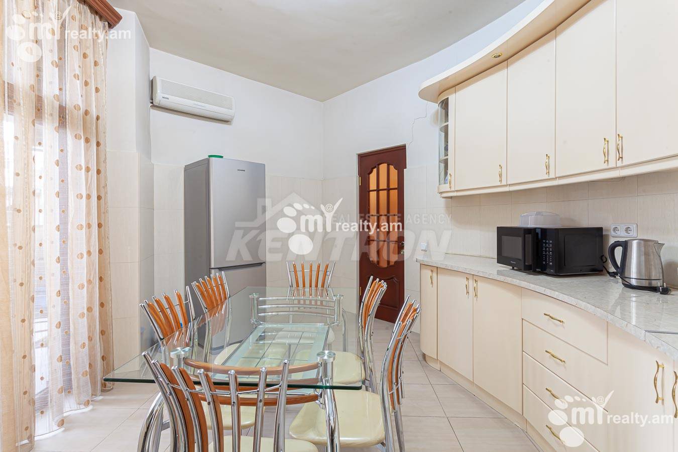 3 bedroom apartment for rent Baghramyan Ave (Kentron), Center Yerevan, 120314