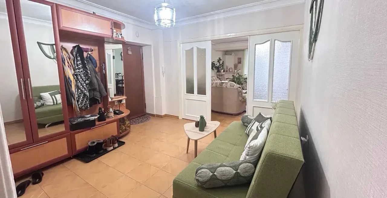 3 bedroom apartment for sale خیابان برادران اوربِلی, عربگیر ایروان, 159124