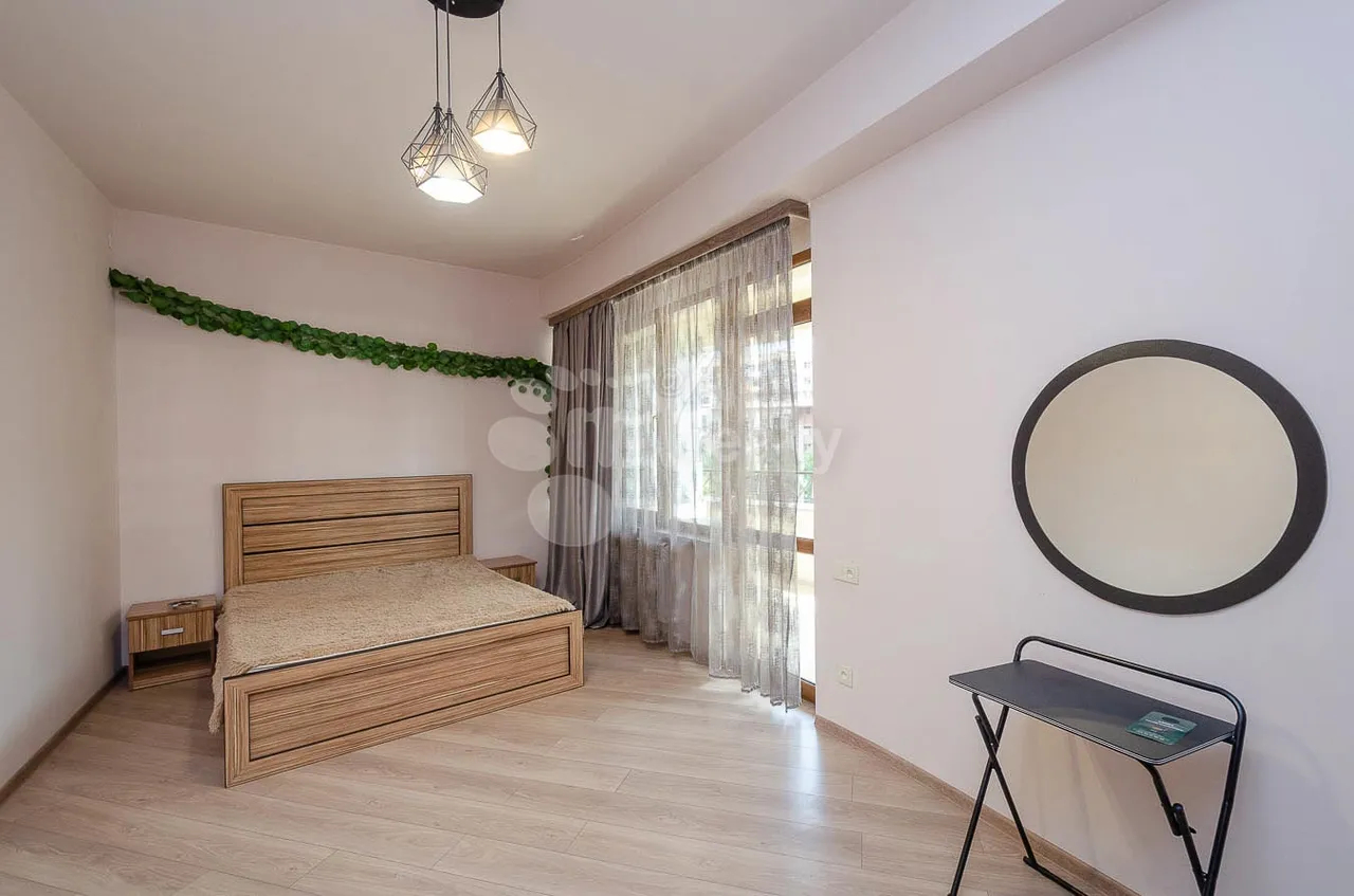 3 bedroom apartment for rent Yekmalyan St, Center Yerevan, 159975
