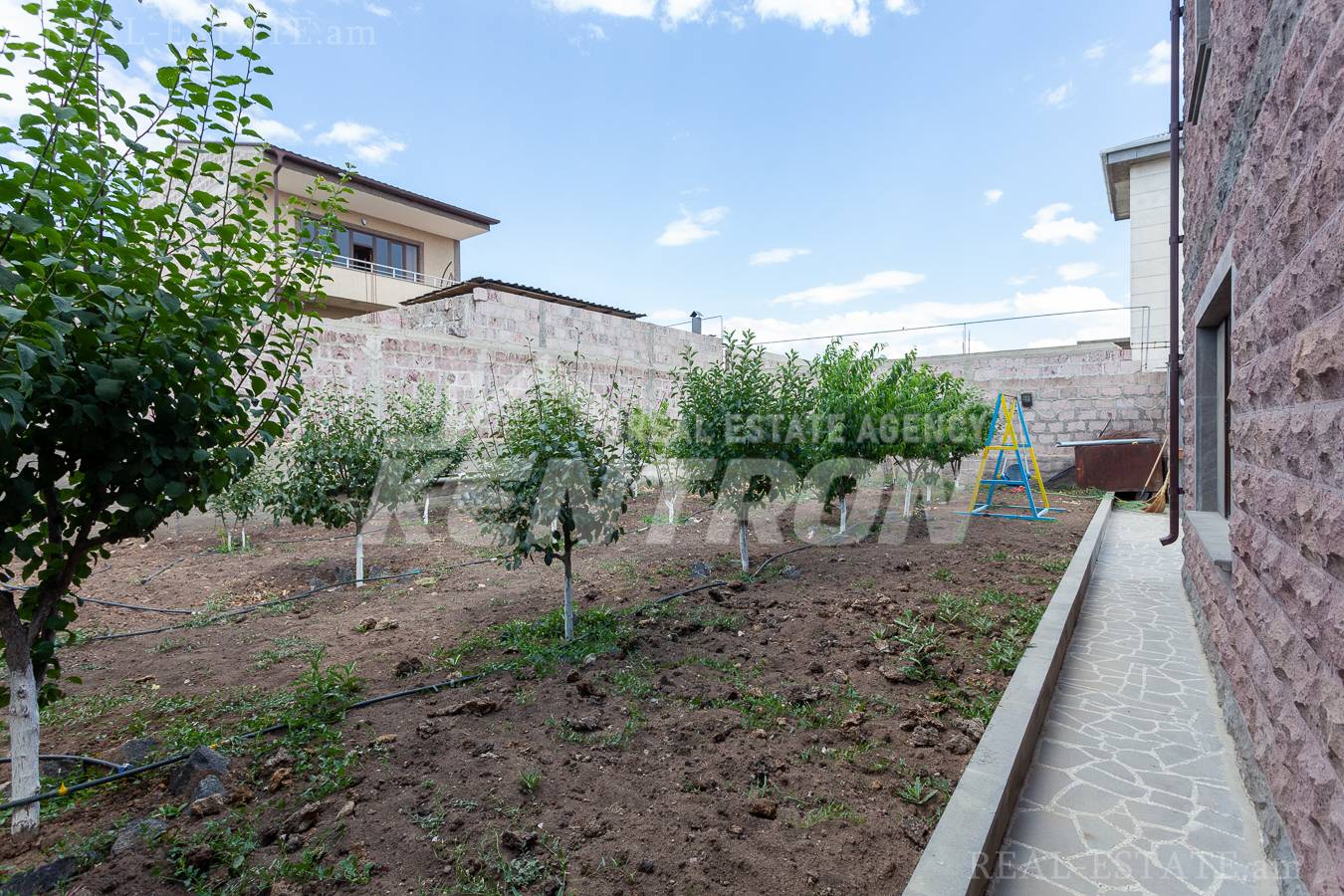 Купить дом Давиташен 1 ый блок, Давташен Ереван, 140823