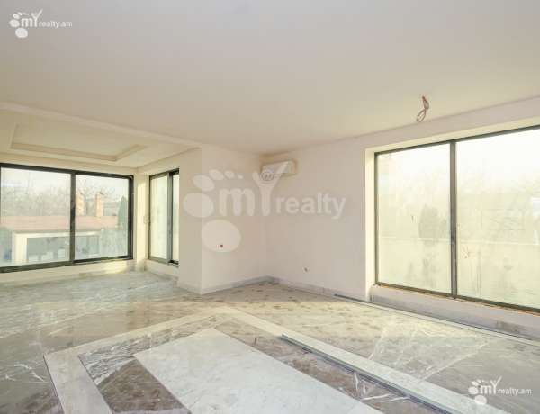 arandznatun-vacharq-Yerevan-Avan